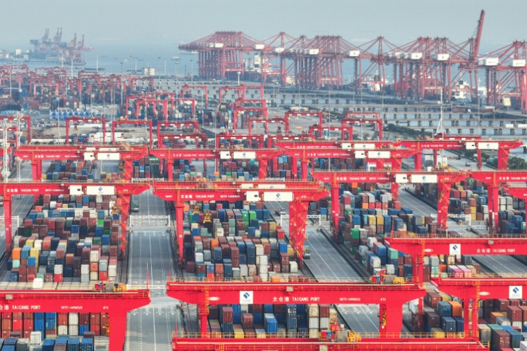 Des conteneurs au port de Suzhou, dans la province du Jiangsu, à l'est de la Chine, le 13 mai 2025 ( AFP / STR )