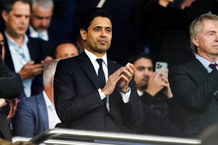 Totalement dingue : Nasser al-Khelaïfi prend le métro à Londres !