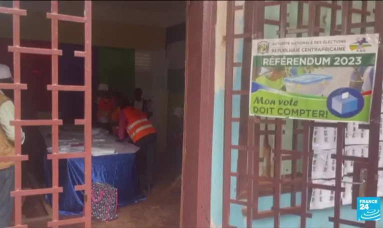 La Centrafrique approuve un projet constitutionnel ouvrant la voie à un nouveau mandat de Touadéra