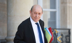 FRANCE: LE DRIAN A AVERTI LVMH DES RISQUES LIÉS AU RACHAT DE TIFFANY