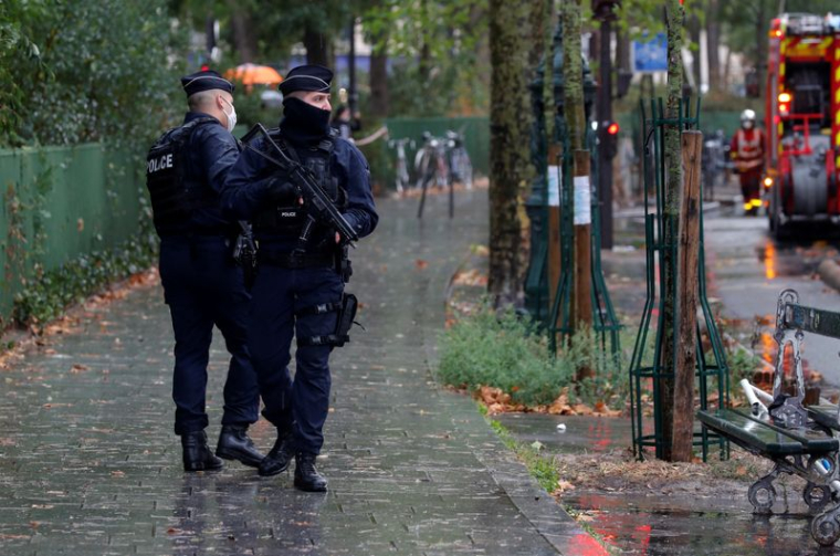 UN SUSPECT LIBÉRÉ ET UN NOUVEAU DANS L'ATTAQUE AU COUTEAU DE PARIS