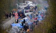 LA POLICE EXPULSE UN CAMP DE MIGRANTS À GRANDE-SYNTHE