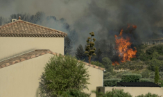 Un incendie à Tournissan, dans l'Aude, le 5 août 2025 ( AFP / IDRISS BIGOU-GILLES )