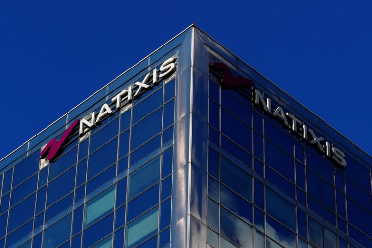 Le logo de Natixis sur l'un de ses bâtiments à Paris