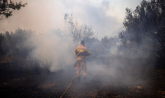 Un incendie fait rage près d'Athènes