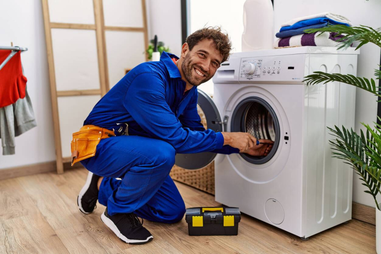 Remplacer son lave-linge sans se ruiner : la Caf peut-elle vous aider ? / iStock.com - AaronAmat