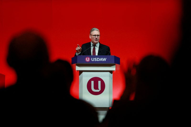 Le Premier ministre britannique Keir Starmer prononce un discours à Blackpool