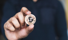 Même si les cryptomonnaies font preuve d'une volatilité qui a de quoi refroidir les instisseurs, leur évolution sur le long terme reste spectaculaire.(Crédits photo : Adobe Stock -  )