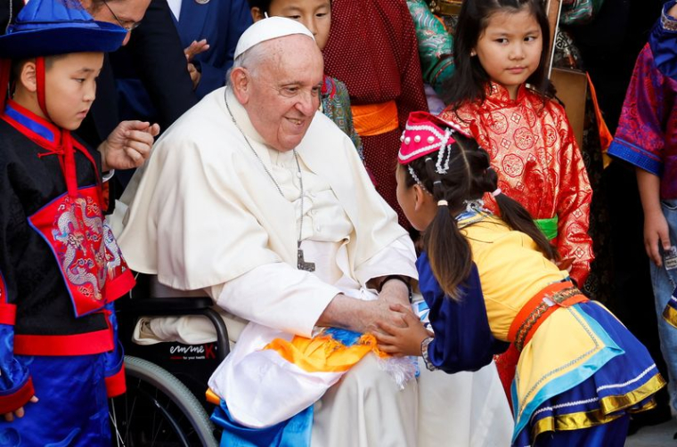 Le pape François visite la Mongolie