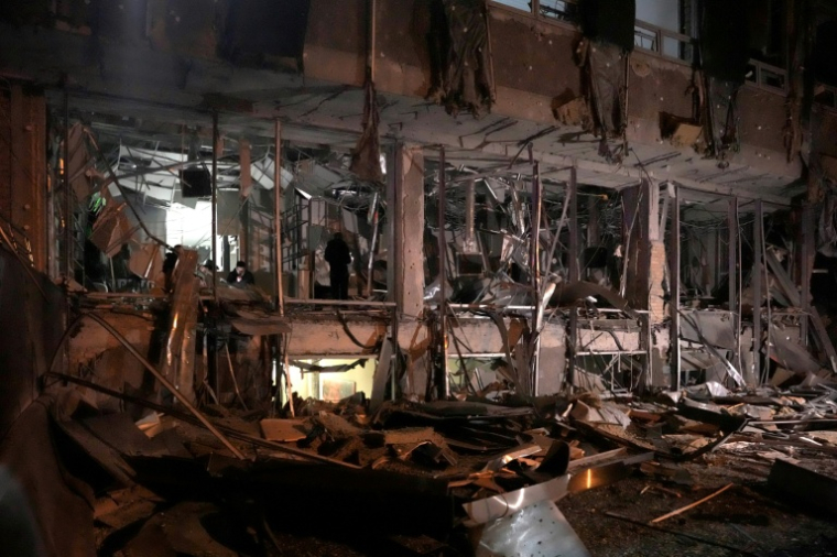 Un bâtiment endommagé par une frappe aérienne russe à Kiev, le 23 octobre 2025 en Ukraine ( AFP / Andrew Kravchenko )
