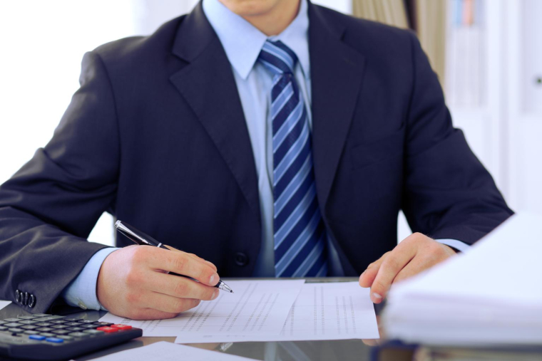 La détention d’un CEL permet, sous certaines conditions, d’obtenir un prêt pour acheter un bien immobilier crédit photo : Andrei_R/Shutterstock / Andrei_R