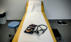 Un cabinet médical à Pontgibaud (Puy-de-Dôme) le 24 novembre 2022 ( AFP / JEFF PACHOUD )