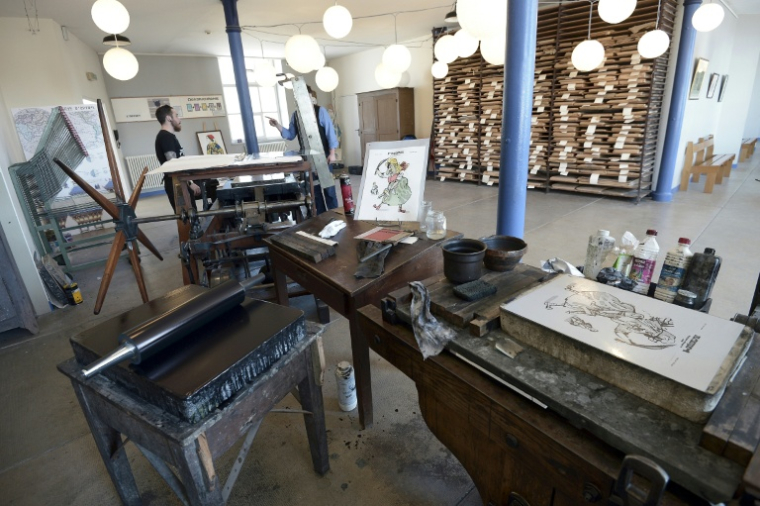 Un atelier de l'Imagerie d'Épinal (Vosges), le 23 avril 2015 ( AFP / FREDERICK FLORIN )