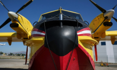 Un Canadair CL-415 engagé lors de feux en Californie le 5 septembre 2025. ( AFP / Patrick T. Fallon )