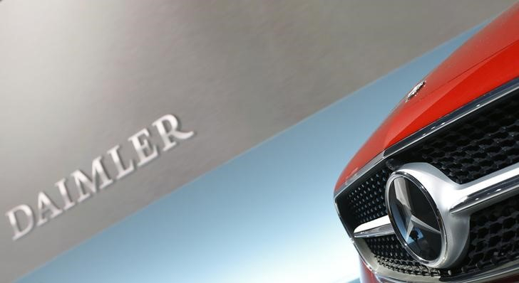 DAIMLER OUVERT À UNE ENTRÉE DANS VOLVO