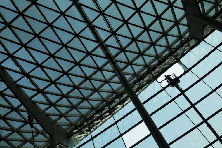 CHINE: RALENTISSEMENT DE LA CROISSANCE DE L'ACTIVITÉ DANS LES SERVICES