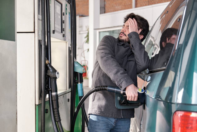 Les distributeurs de carburants profiteraient de la situation-iStock-Ladanifer
