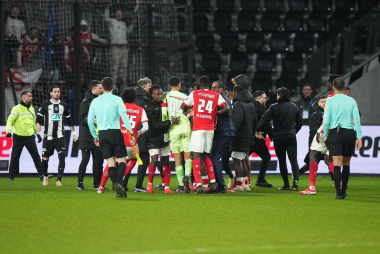 Violences : plus de 500 interpellations en marge des matchs cette saison