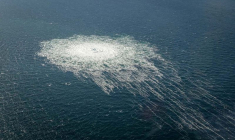 Des bulles de gaz provenant de la fuite du Nord Stream 2 dans la mer Baltique
