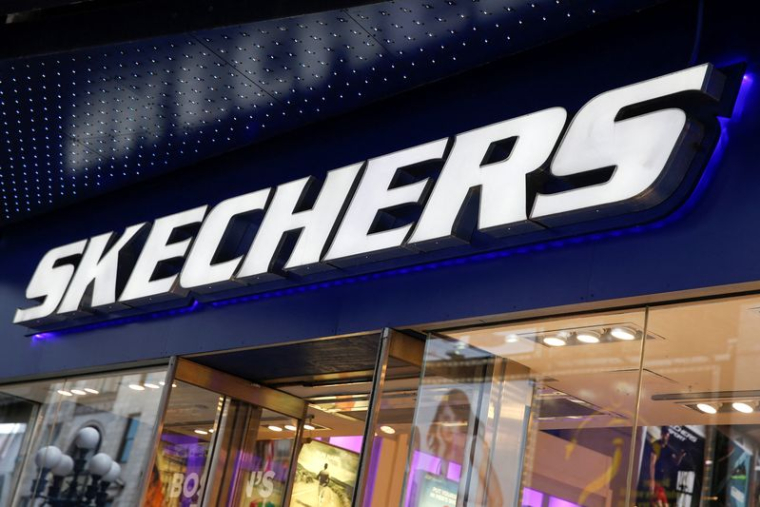L'extérieur d'un magasin de chaussures Skechers à Times Square à New York