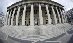 LA BOURSE DE PARIS FINIT STABLE