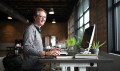 Une enquête plébiscite le rachat des années d’études par les entreprises -reallywellmadedesks-pixabay.jpg