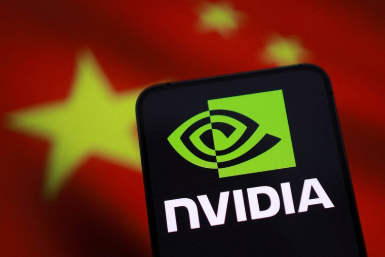 L'illustration montre le logo de Nvidia et le drapeau chinois