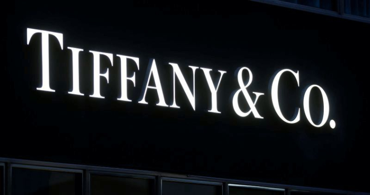 TIFFANY VA POURSUIVRE LVMH EN JUSTICE, RAPPORTE LE FINANCIAL TIMES