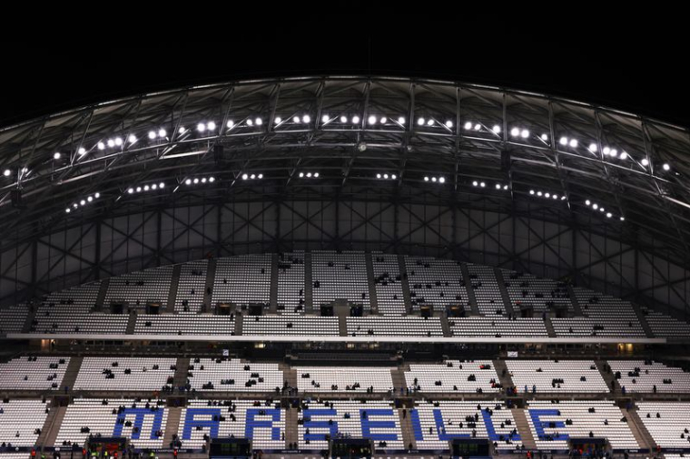 L'Orange Vélodrome avant un match opposant l'Olympique de Marseille à Newcastle United