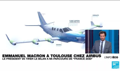 Emmanuel Macron chez Airbus à Toulouse pour faire le bilan de "France 2030" à mi-parcours