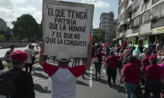 Venezuela: des milliers de partisans du pouvoir dans la rue pour réclamer le retour de Maduro