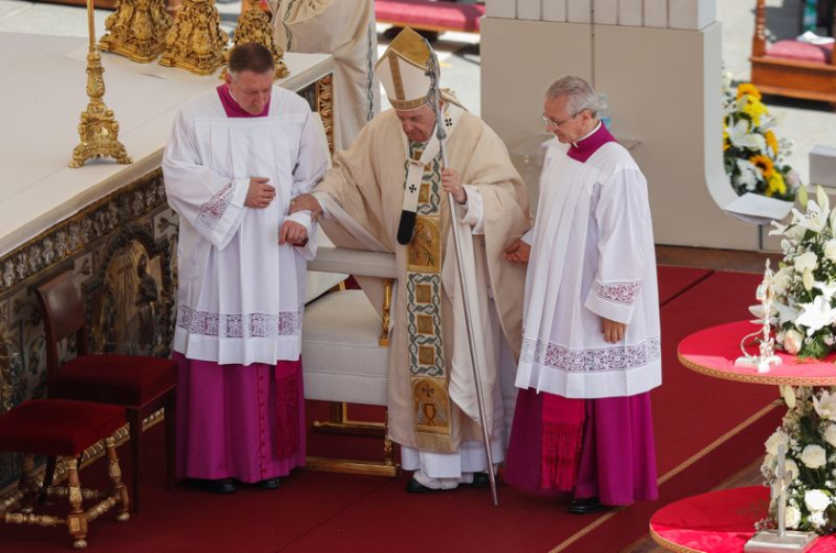 LE PAPE FRANÇOIS CANONISE DIX BIENHEUREUX, DONT CHARLES DE FOUCAULD