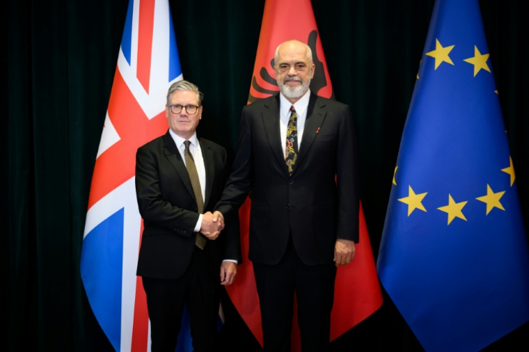Le Premier ministre britannique Keir Starmer et le Premier ministre albanais Edi Rama à Tirana le 15 mai 2025 ( POOL / Leon Neal )