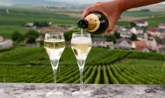 Le prix du champagne a augmenté d'environ 40% depuis 2022. (crédit : Adobe Stock)