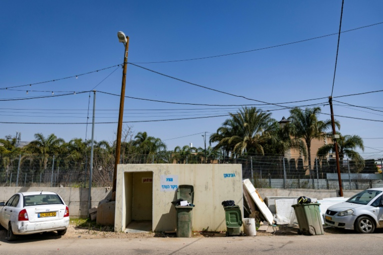 Un mini abri anti-aérien dans la ville arabe de Sakhnin, dans le nord d'Israël, le 12 mars 2026 ( AFP / Odd ANDERSEN )