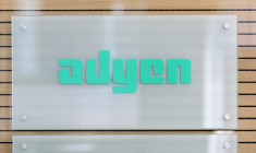Le logo d'Adyen au siège de la société à Amsterdam