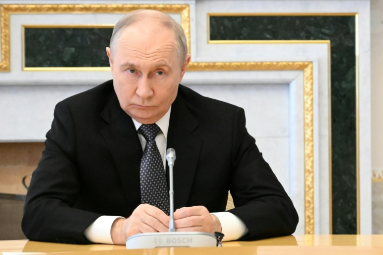 Le président russe Vladimir Poutine lors d'une réunion avec l’envoyé spécial américain Steve Witkoff à Saint-Pétersbourg, le 21 octobre 2026 ( POOL / Kristina Solovyova )