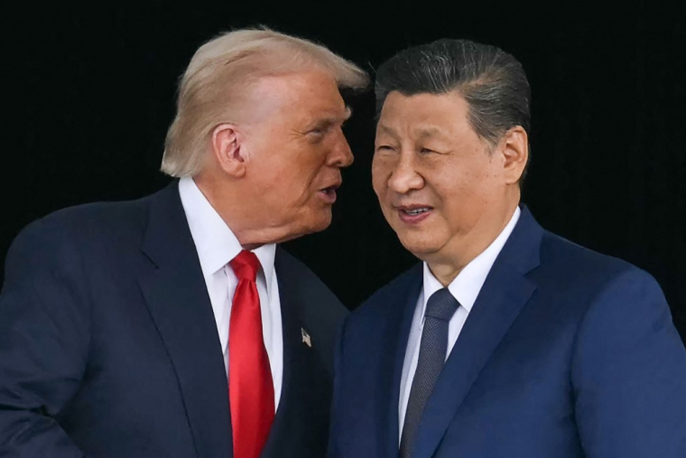 Donald Trump et Xi Jinping à Busan, en Corée du Sud, le 30 octobre 2025. ( AFP / ANDREW CABALLERO-REYNOLDS )
