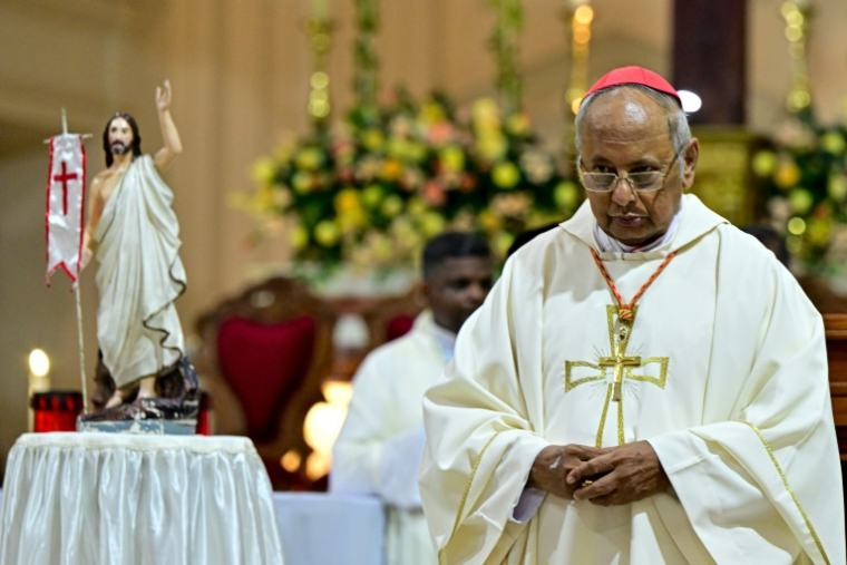 Le cardinal sri-Lankais Malcom Ranjith dans la cathédrale St. Lucia de Colombo, le 19 avril 2025. ( AFP / Ishara S. KODIKARA )