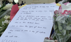 Attentat à Sydney: les Australiens rendent hommage aux victimes