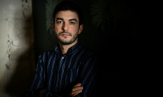 Le blogueur azerbaïdjanais dissident Mahammad Mirzali, le 6 mai 2022 à Nantes ( AFP / Loic VENANCE )