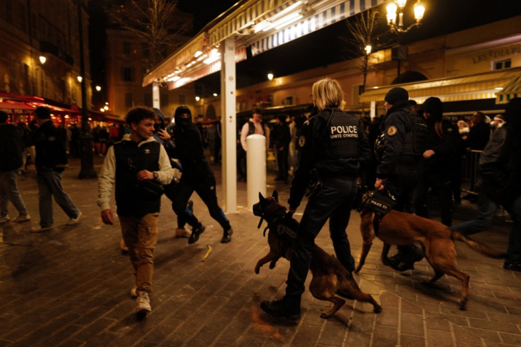 ( AFP / VALERY HACHE )