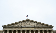 Le gouvernement organise lundi un débat sans vote au Parlement sur le rôle de la France dans les crises internationales ( AFP / Martin LELIEVRE )