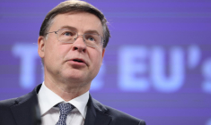 Valdis Dombrovskis le 7 juin à Bruxelles. ( AFP / KENZO TRIBOUILLARD )