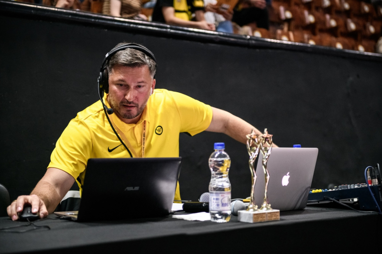 Médias : le mercato des consultants sportifs (Crédits photo : Shutterstock)