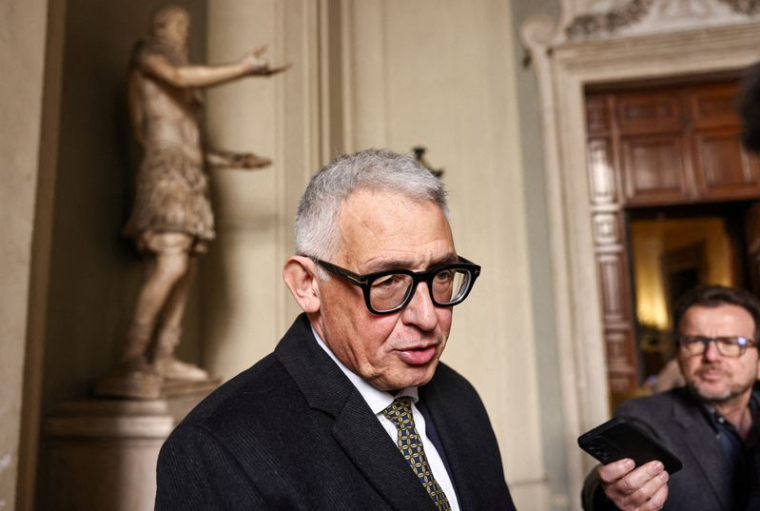 Cipollone, de la BCE, s'adresse aux médias à Rome