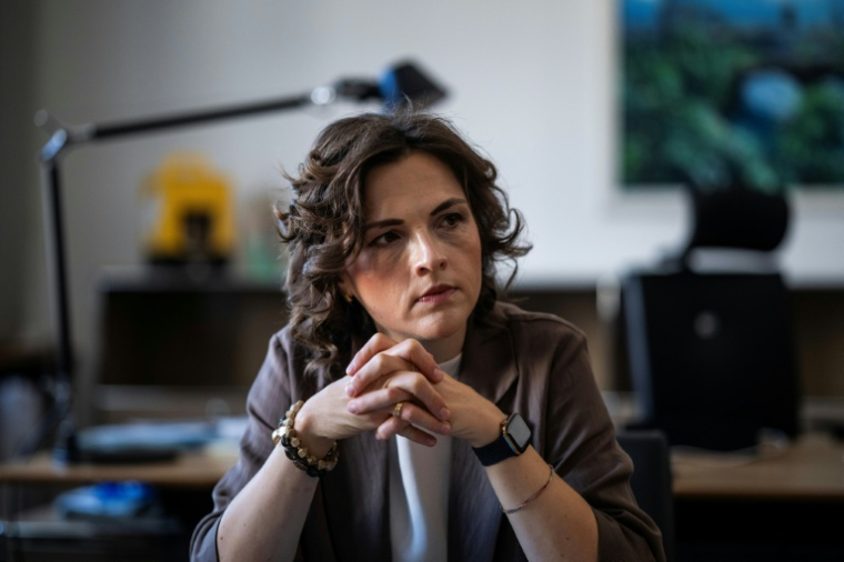 Elisabeth Kaiser, chargée du gouvernement fédéral pour l'Allemagne de l'Est, lors d'un entretien avec l'AFP dans son bureau à Berlin, le 21 août 2026 ( AFP / John MACDOUGALL )