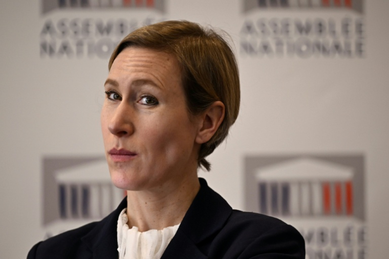 La députée française et présidente de la Commission d'enquête parlementaire sur la protection de l'enfance, assiste à une présentation à l'Assemblée nationale, à Paris, le 8 avril 2025 ( AFP / JULIEN DE ROSA )