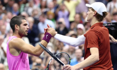 US Open: Alcaraz bat Sinner en finale et lui reprend la place de N.1 mondial