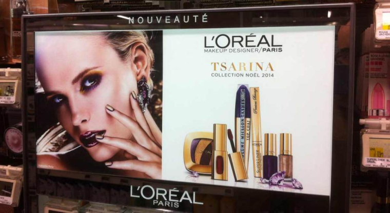 Un rayonnage de produits L’Oréal. (© L. Grassin)
